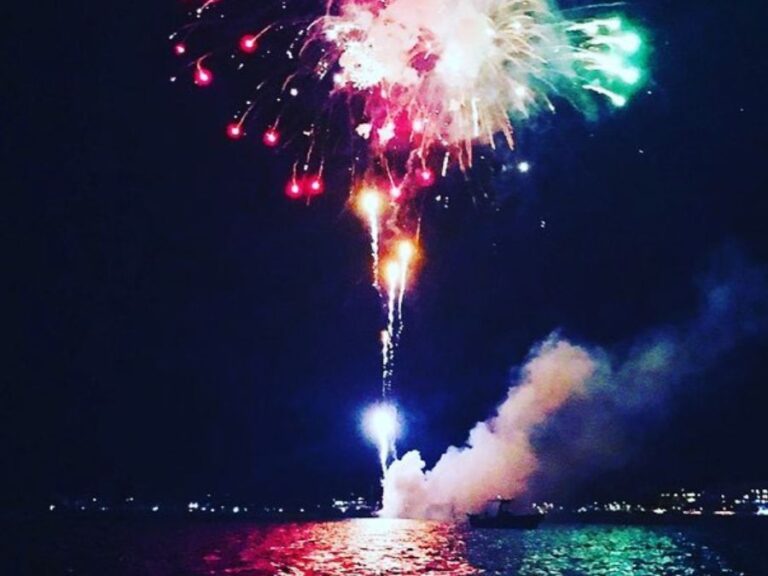 Fireworks Kayak Tour: The Most Magical Night in Hilton Head Island
